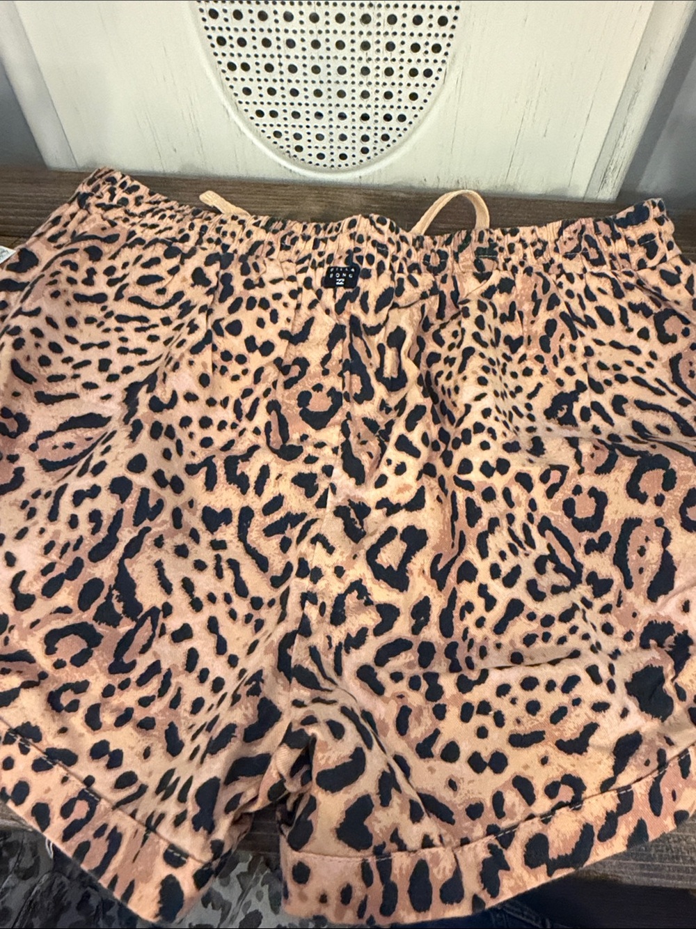 Billabong tan and Black Leopard Print Lounge Shorts NWT-L - Picture 9 of 10